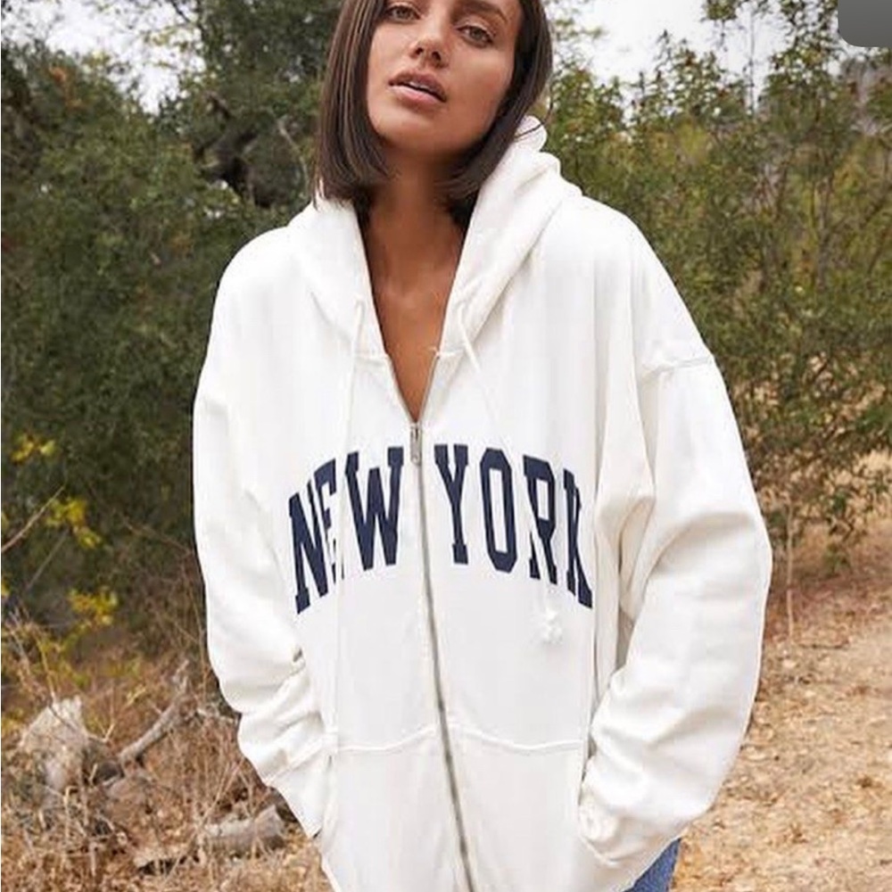 Brandy Melville zip up